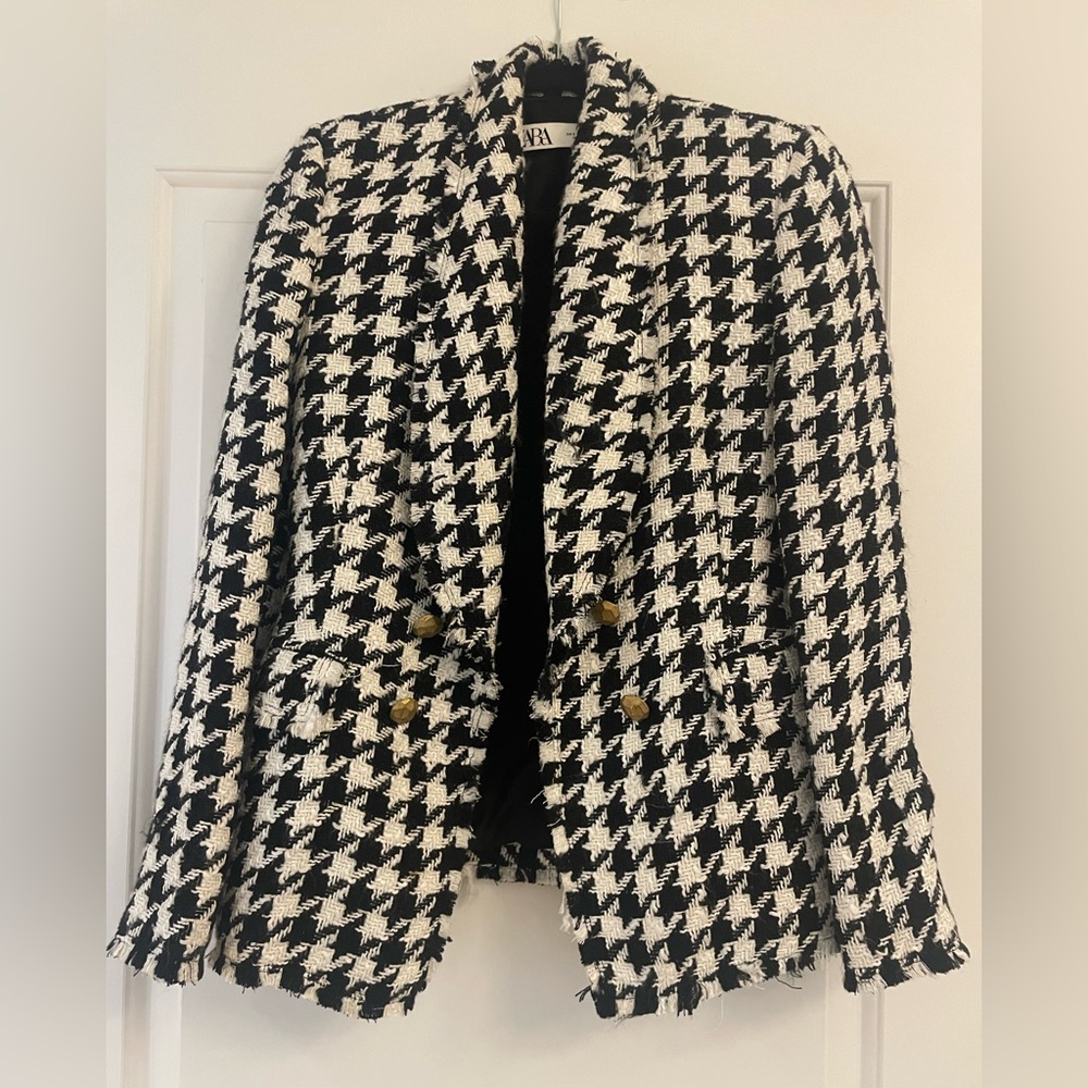 Zara Twill Houndstooth Pattern Blazer with Gold Buttons